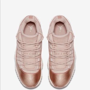 Women’s Jordan retro 11 rose